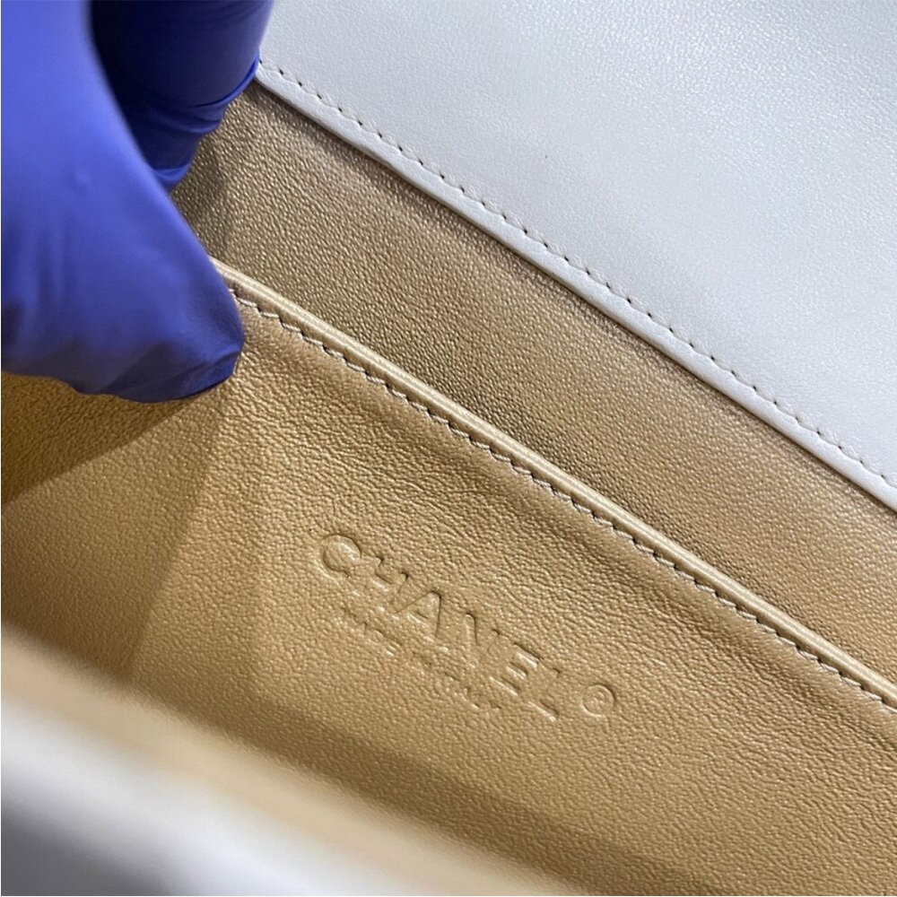 Chanel Vintage Boy Bag cream , black and gold bag - Picture 9 of 16
